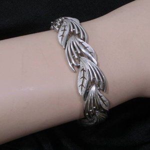 Trifari Silvertone Leaf Bracelet Vintage Signed 7 inches